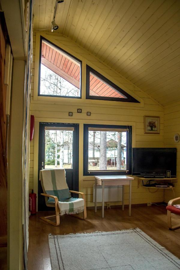 Cottage Kesaeranta Kumia Luaran gambar